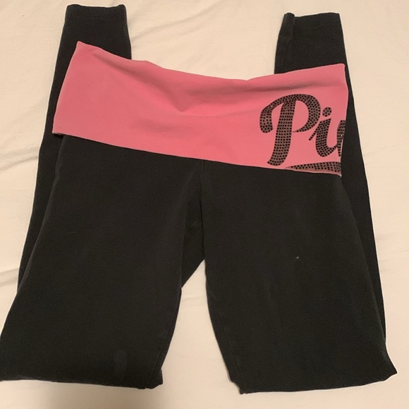 • 2 Pairs of VS Yoga Pants • - Picture 2 of 7